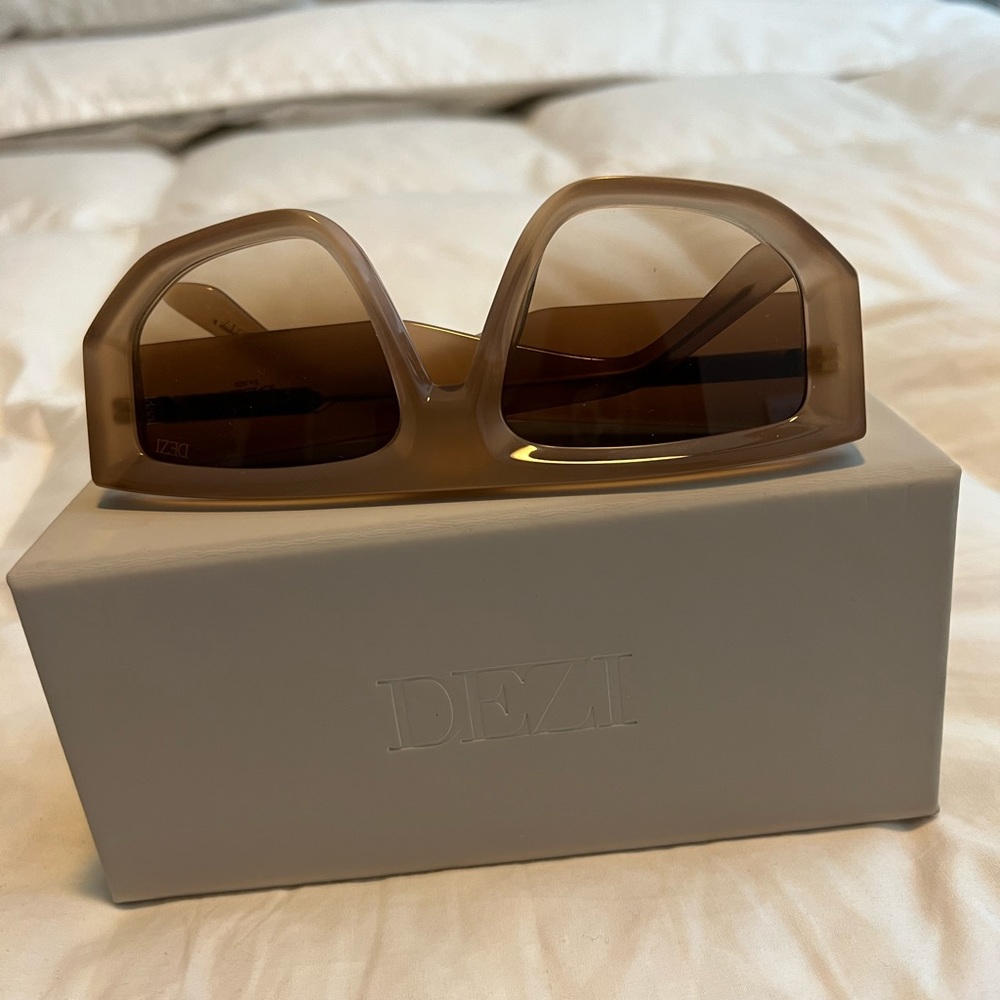 Dezi Backtrack Sunglasses